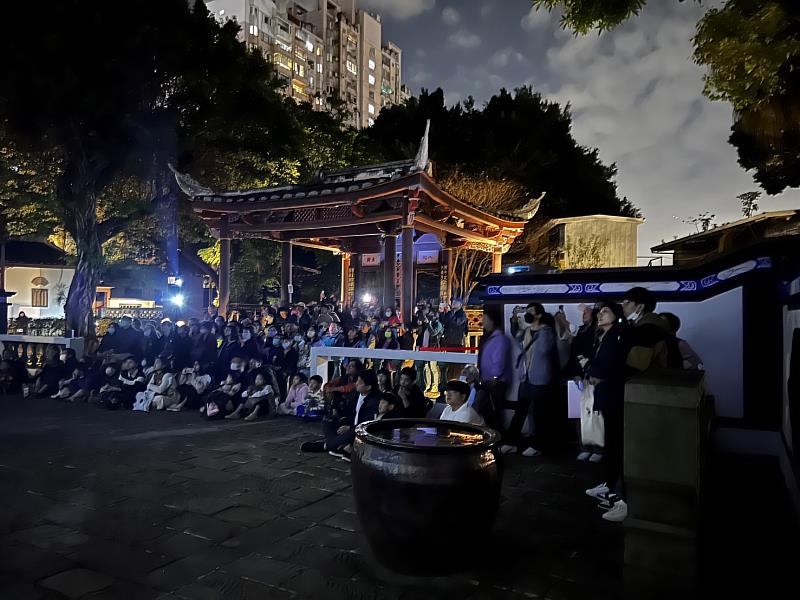 《魔幻光影 嬉遊林園》光雕秀至今已累計超過3千人次遊客到訪，活動將於12月28日結束。