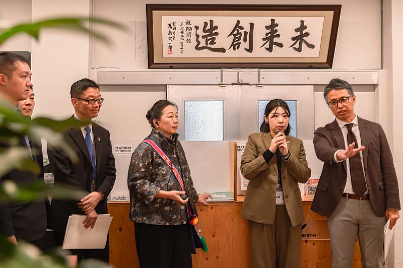 花蓮縣長徐榛蔚率領的城市友好交流參訪團，參訪福岡市FGN（Fukuoka Growth Next）孵化器。