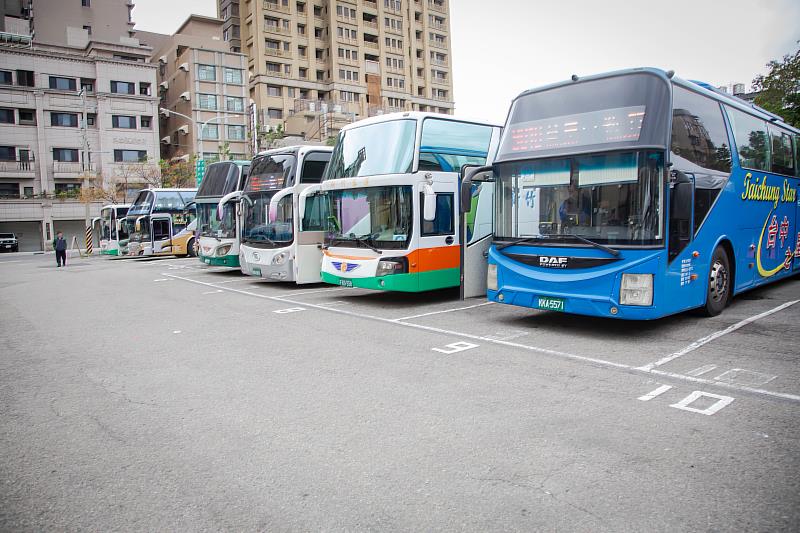 圖4 竹市敬老卡及愛心卡即日起可搭國道客運「新竹-台中」、「新竹-林口長庚」路線啟動