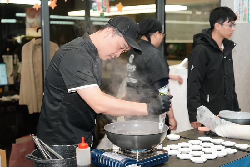 嘉義虱目魚21日台中水產教父展售會 民眾搶翻天