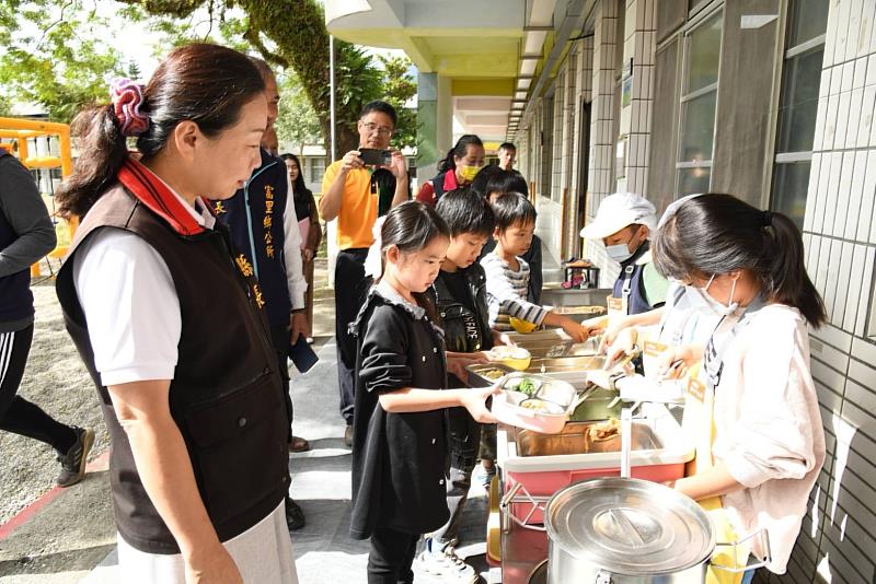 花蓮營養午餐15年 縣長徐榛蔚持續優化提升食材品質1