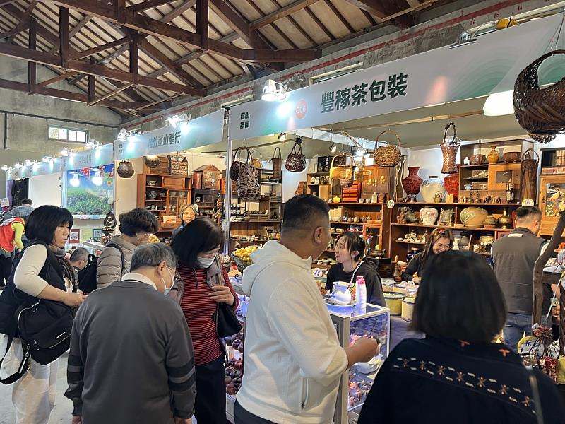 高山茶都盛會開展，270度全景投影打造沉浸式茶文化體驗-5