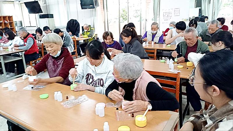 「按摩膏手作體驗」活動。