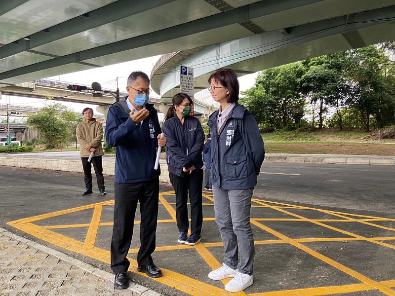 秘書長張治祥今日前往視察武陵路橋下停車場。