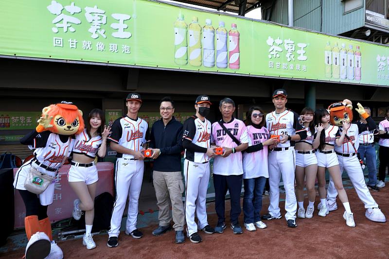 與EMBA校友會共同主辦的棒球家庭日,已成為南大管理學院的傳統