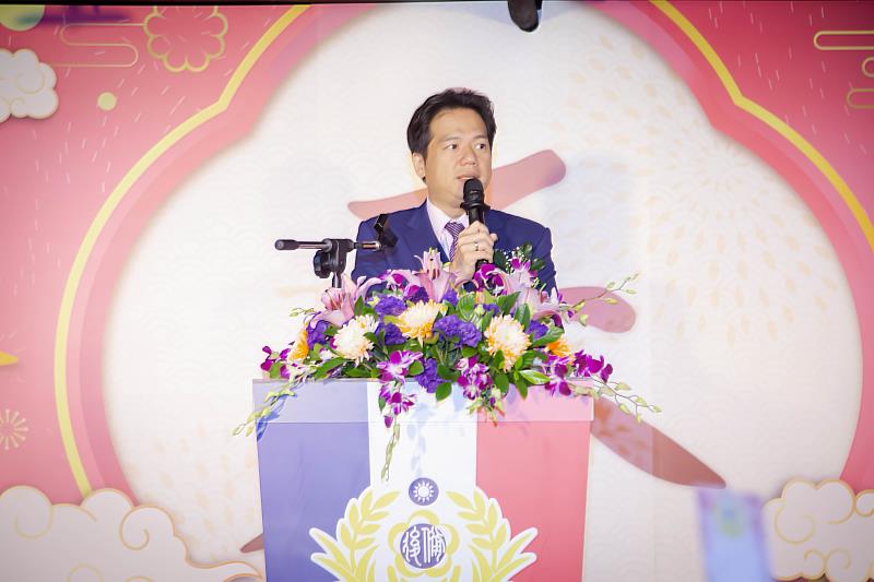 邱臣遠代理市長致詞,感謝軍人守護家園,為社會注入安定的力量。