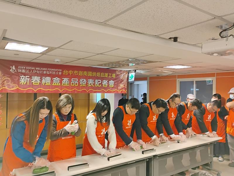 記者會現場,大家一起體驗產品製作DIY