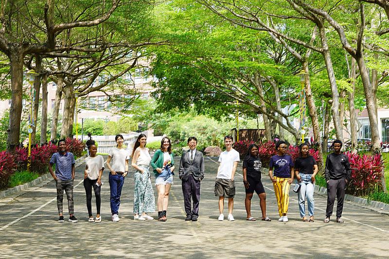 大葉大學擁有得天獨厚的綠色校園