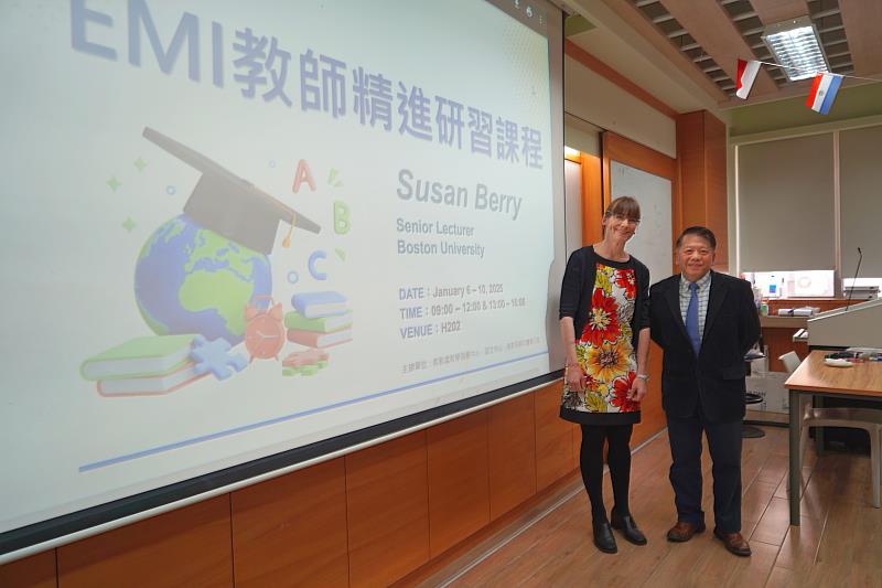 波士頓大學資深講師Susan Berry與陳敦基校長合影