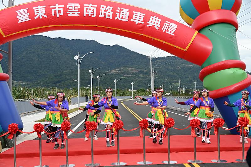 打造臺東安全便捷的交通環境 雲南路瓶頸段道路拓寬工程今通車 饒慶鈴：提升道路品質及地方交通