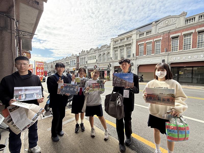 新化高中學生帶領日本日本富岡西高校學生走訪新化景點