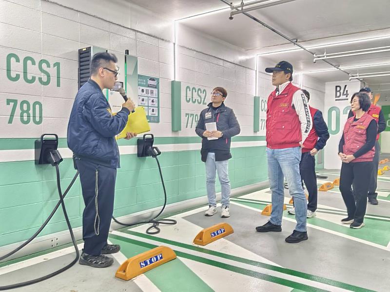 本日稽查之重點項目包括：電動車充電樁是否符合規範、食品標示及儲存環境是否符合衛生規範、是否確實標示肉品產地，消防安全設備是否動作正常、安全梯、手扶梯、走道、防火門等安全設施是否通暢無阻，自衛消防編組演練是否落實，室內空氣品質是否良好等。