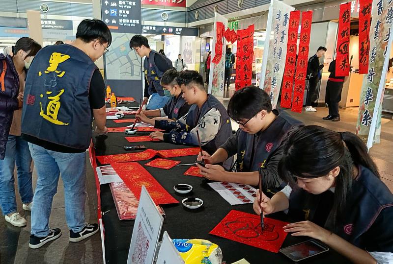 同學現場揮毫