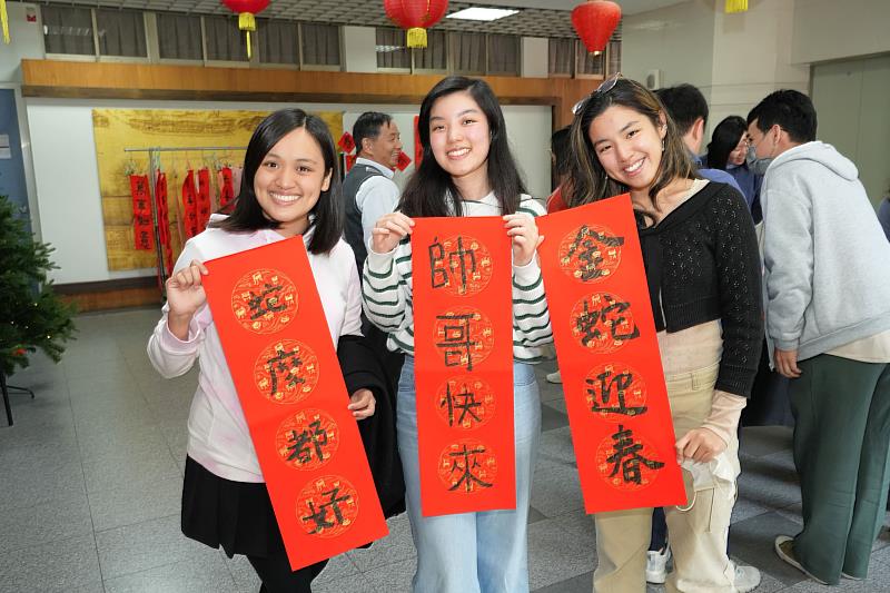 外藉學員書寫對新年的祝願