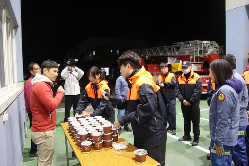 春節將至 消防安全不打烊！饒慶鈴119消防節前夕慰問消防執勤同仁辛勞