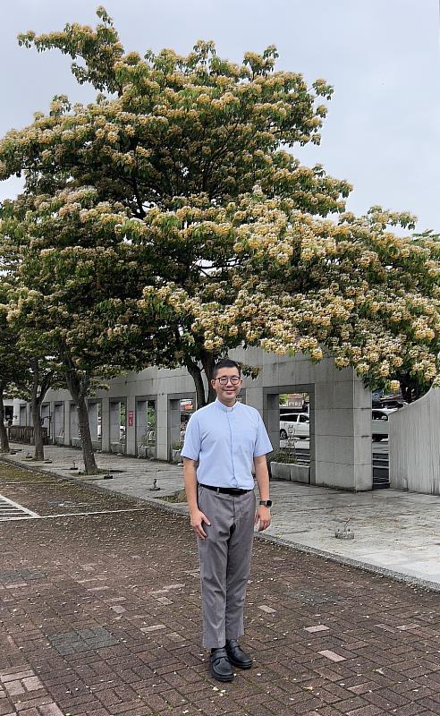 成長過程中經歷父母關係失和、破裂的吳興祥牧師，深刻體會弱勢學生的挑戰，進而以同理心和實際行動，陪伴他們跨越困境。