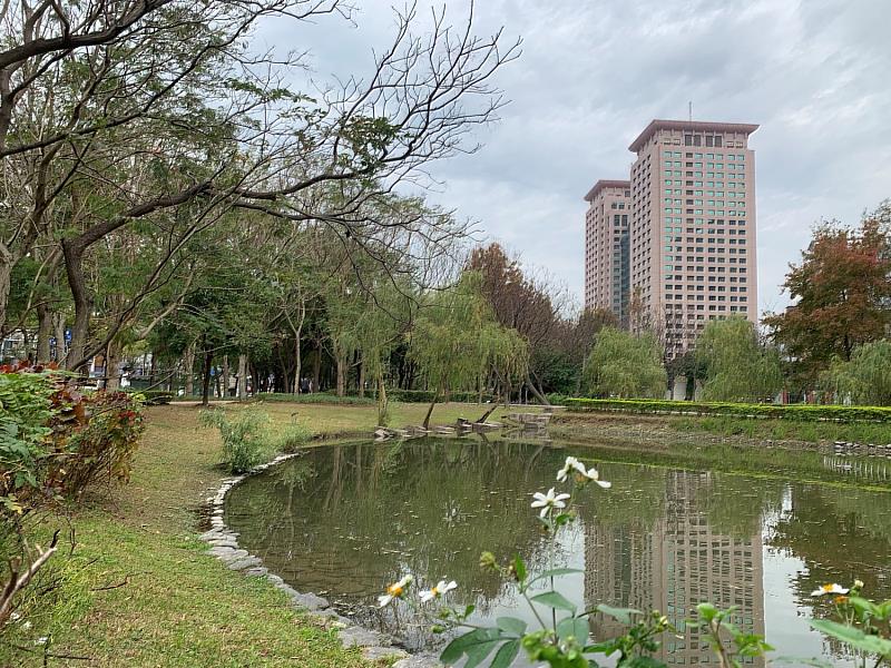 以綠環保概念打造的萬坪的帶狀都會公園，是難得兼具運動、休閒及生態的城市綠地