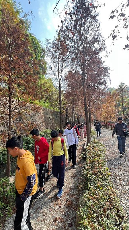 田中國小小朋友在大葉大學綠色校園認識植物