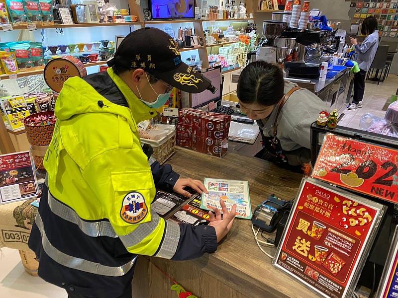 圖3 新竹市消防局進行防範宣導,提醒市民注意通風並正確使用熱水器。