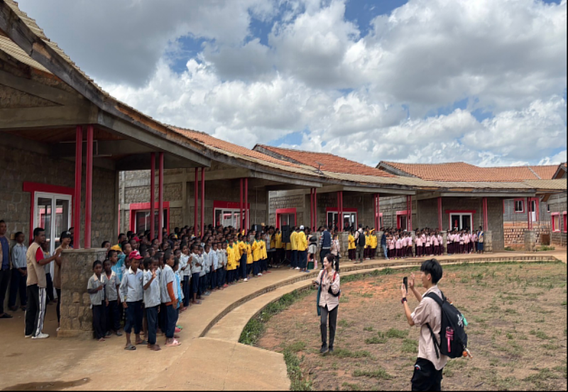 馬達加斯加院區設立小學、國中及高中部，提供院童完整教育。