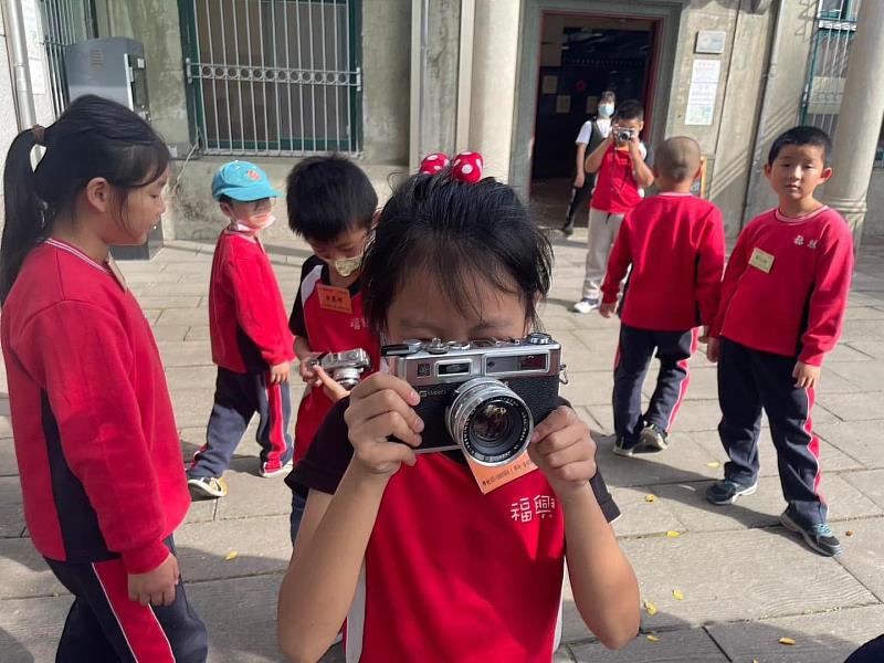 福興國小學生於鄧南光影像紀念館體驗攝影