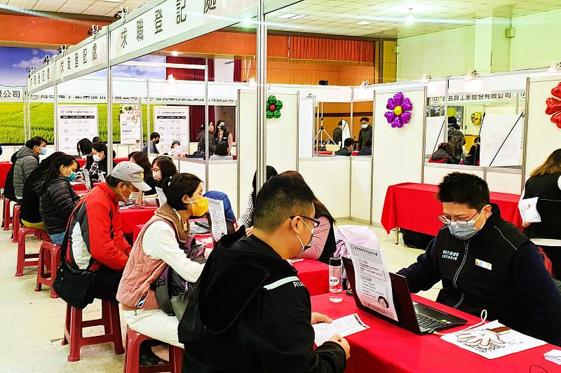 年後轉職潮!北分署將在北基宜花地區連續舉辦11場徵才活動，釋出破萬職缺