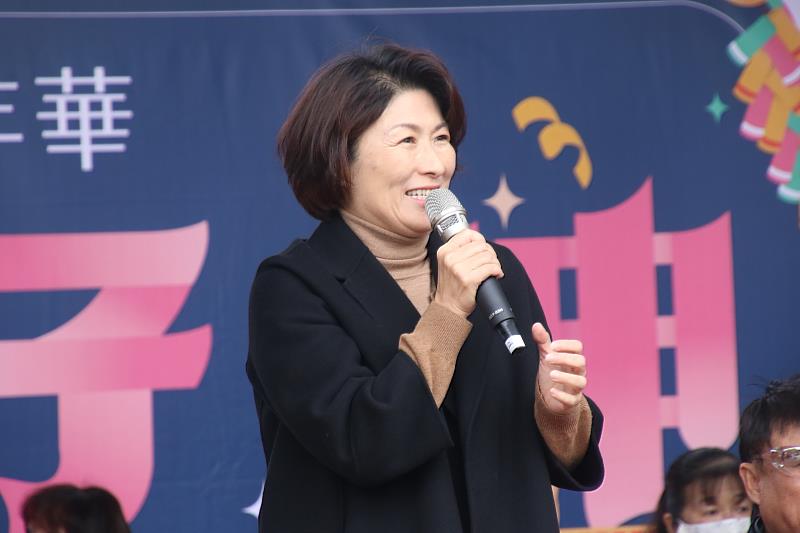 「2025臺東好神-愛在元宵嘉年華」熱鬧展開 饒慶鈴與縣民共迎浪漫元宵