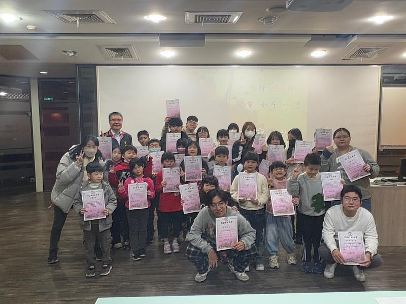 「觀察好時機 餐加弓社營」結訓時全體大合照