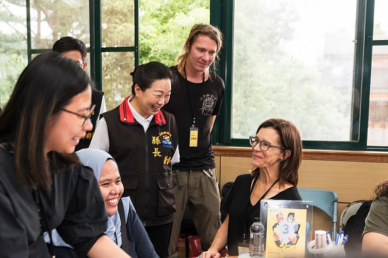 Group discussion with Mayor Hsu in Let’s Have Fun in Hualien Market Activity