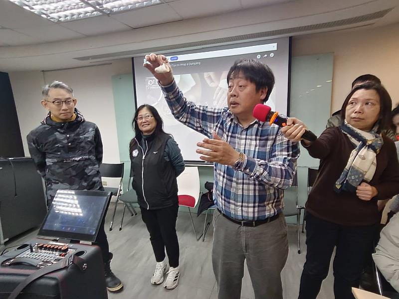 文化大學王子奇校長、王淑音副校長、楊馥如教務長及蔡佳麟國際長等親自到場,與學生一同歡慶,傳遞新春祝福。