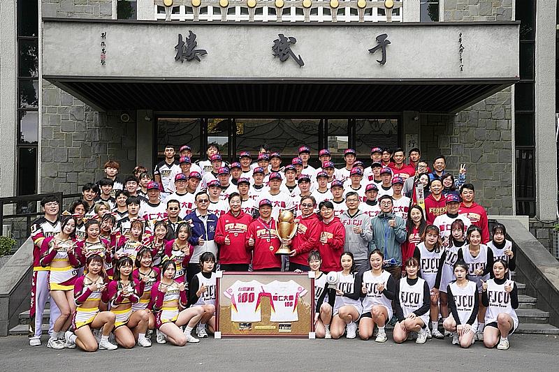 全體合影留念