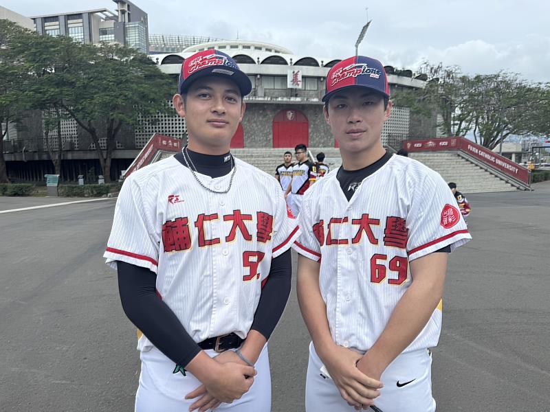 本校即將參與職棒選秀的机桓宇(左)、李斯特(右)選手