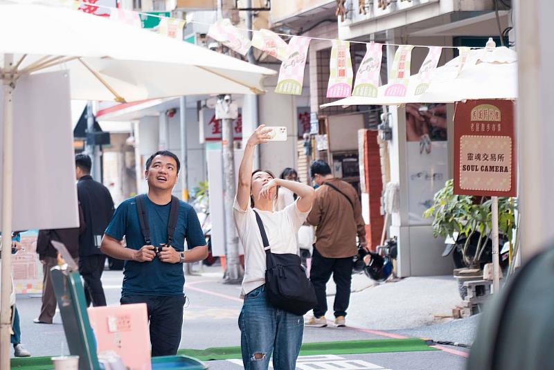 出好筍有限公司在東前街路段推出老屋主題風格市集，獲得好評。(照片提供/出好筍有限公司)