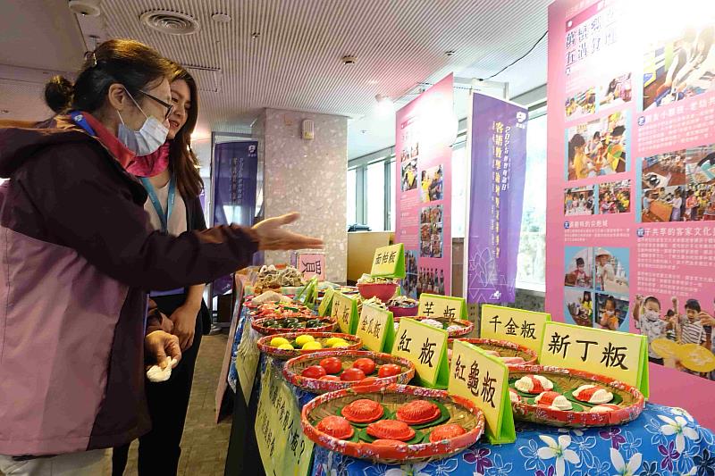 屏東縣萬巒鄉立幼兒園五溝分班展現以「味覺體驗」打造全客語沈浸式教學