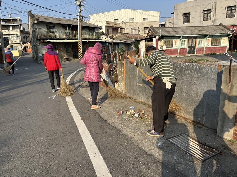 黃花風鈴木綻放在即!新港、太保攜手清掃環境迎客