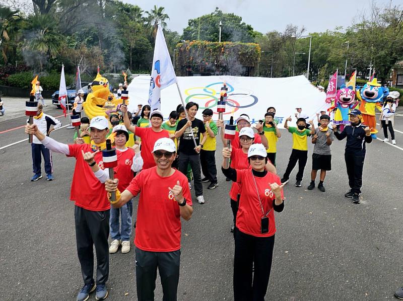 六堆園區迎接聖火