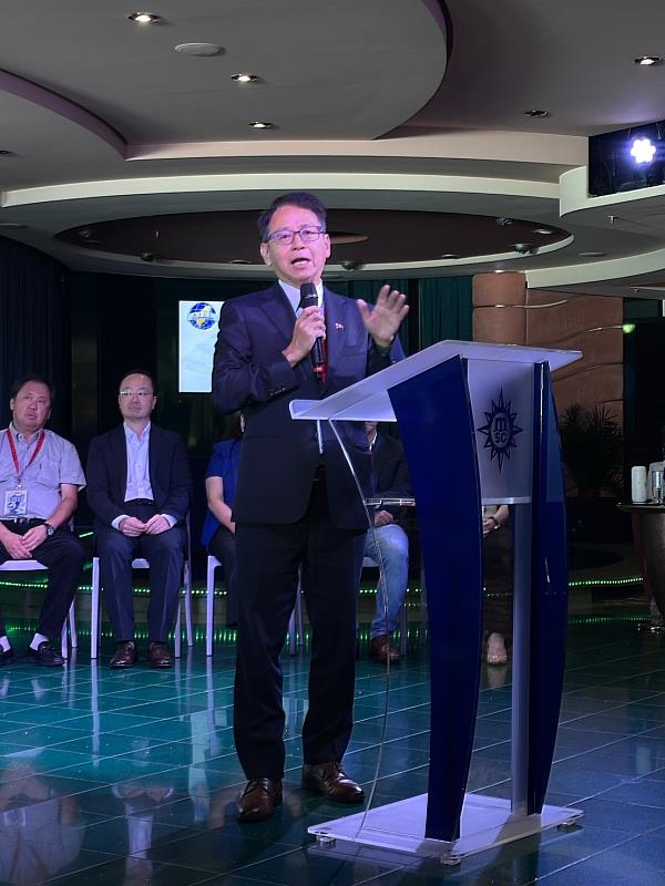 駐南非代表處經濟組組長羅清榮代表廖大使致詞，祝福大會圓滿順利。