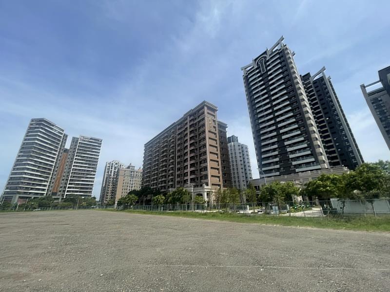 青埔高鐵特區有美術館、會展中心等大型建設，房市熱度居高不下。