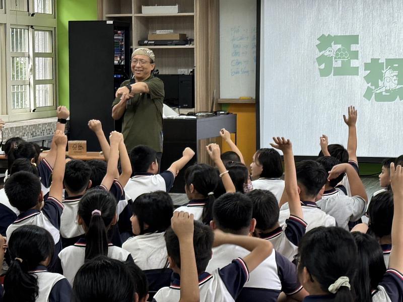 志工辦理FSC理念校園推廣活動