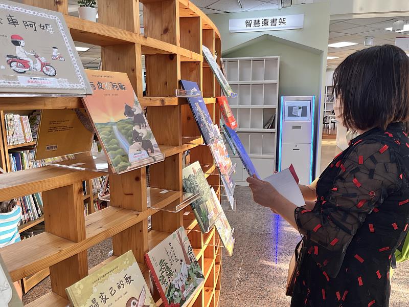 0_世賢圖書館完工開館 啟動24小時預約取書櫃服務 (10)