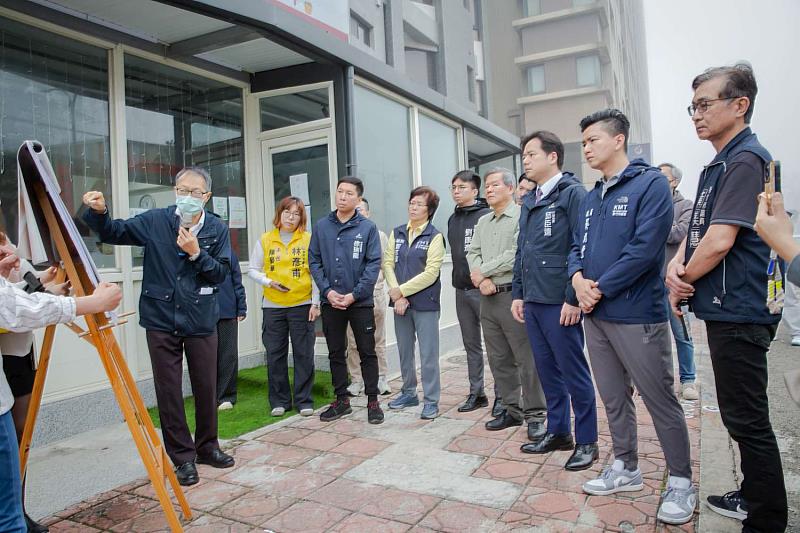 新竹市代理市長邱臣遠視察天府路一段與延平路三段路口交通現況