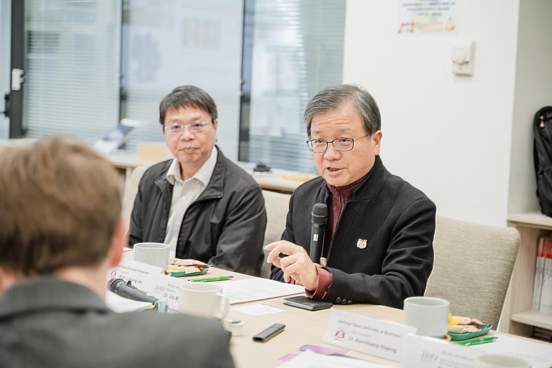 北商大任立中校長表示,未來學校主要目標是建設AI校園,與HNU的發展方向相當契合。