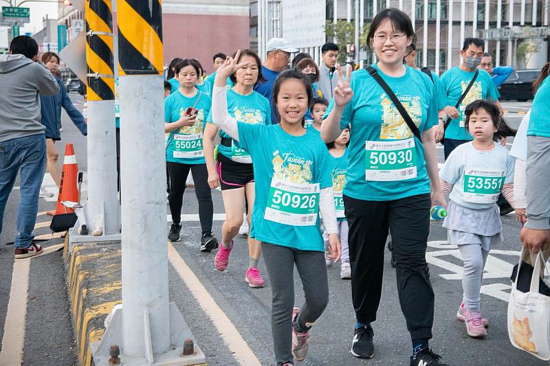 南大數位系藉由運動與賽事，深化師生間的情誼