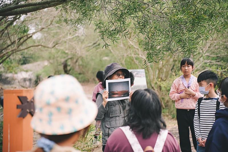 金門植物園地景導覽，深入了解「苗圃連」的故事。圖片提供／蓊蓊書店