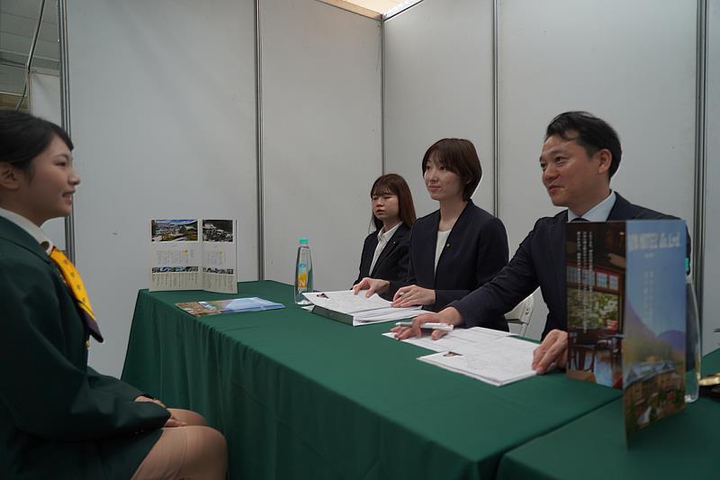 日本富士屋人事部次長 福田篤史親自面試高餐大學生