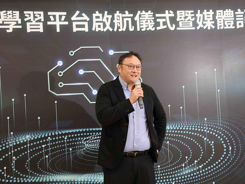 副市長鄭照新表示，台中市政府希望與東海持續合作，將人文與AI科技結合，共同幫助台中市打造為全台最佳的人文數位城市。