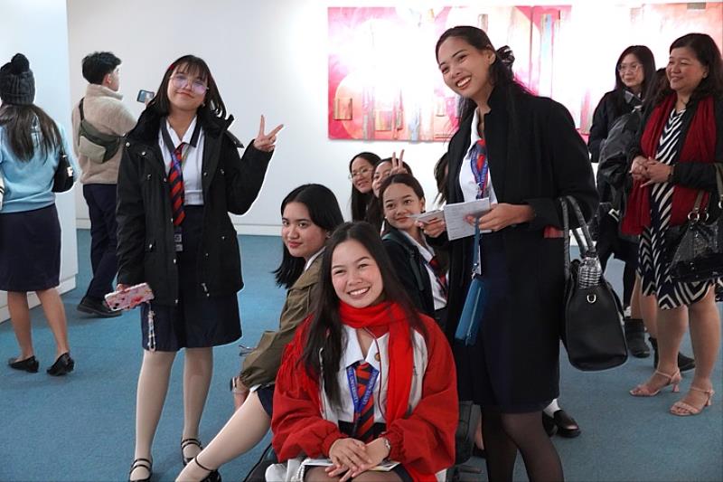 圖/萊特師範大學的同學們對中華大學校園留下美好的印象。