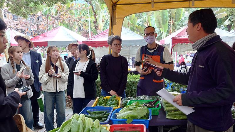 東京日本大學師生二訪興大市集微型通識課程，深化農食文化交流。