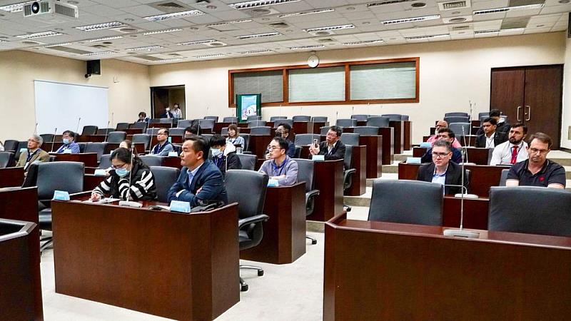113-2新進教師座談會_新進教師