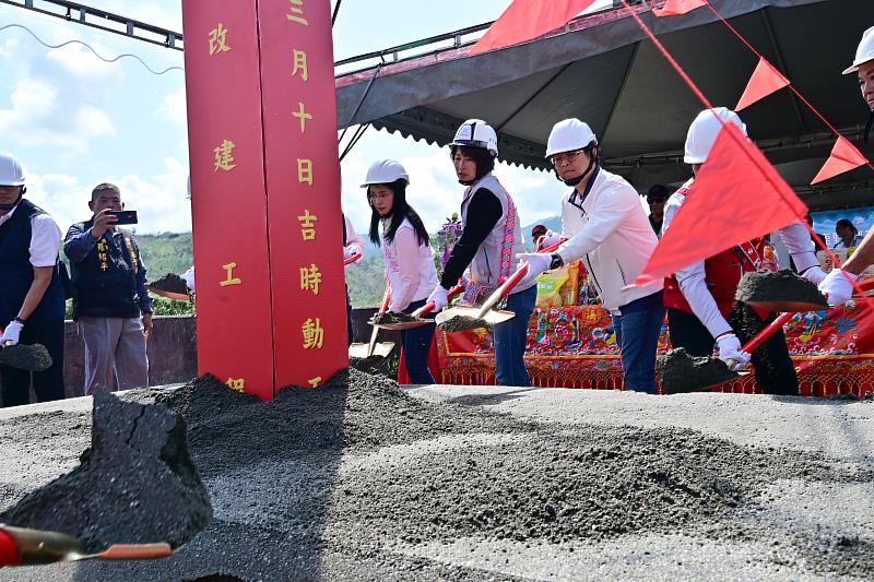 縣府積極爭取 臺東鹿野鄉寶華大橋改建工程今啟動 饒慶鈴:提升交通安全與防災韌性